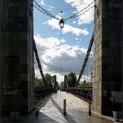 f418444800